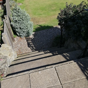 Step and rail to Garden view